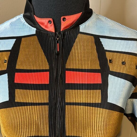 Jamie Sadock silky pleated geometric color block black concave studs 1/4 zip top - Picture 2 of 7